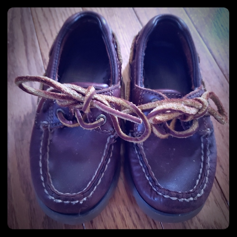 Sperry genuine leather boat shoes